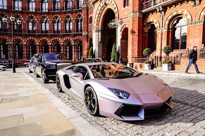 How to Sell a Luxury Car Without Losing Money